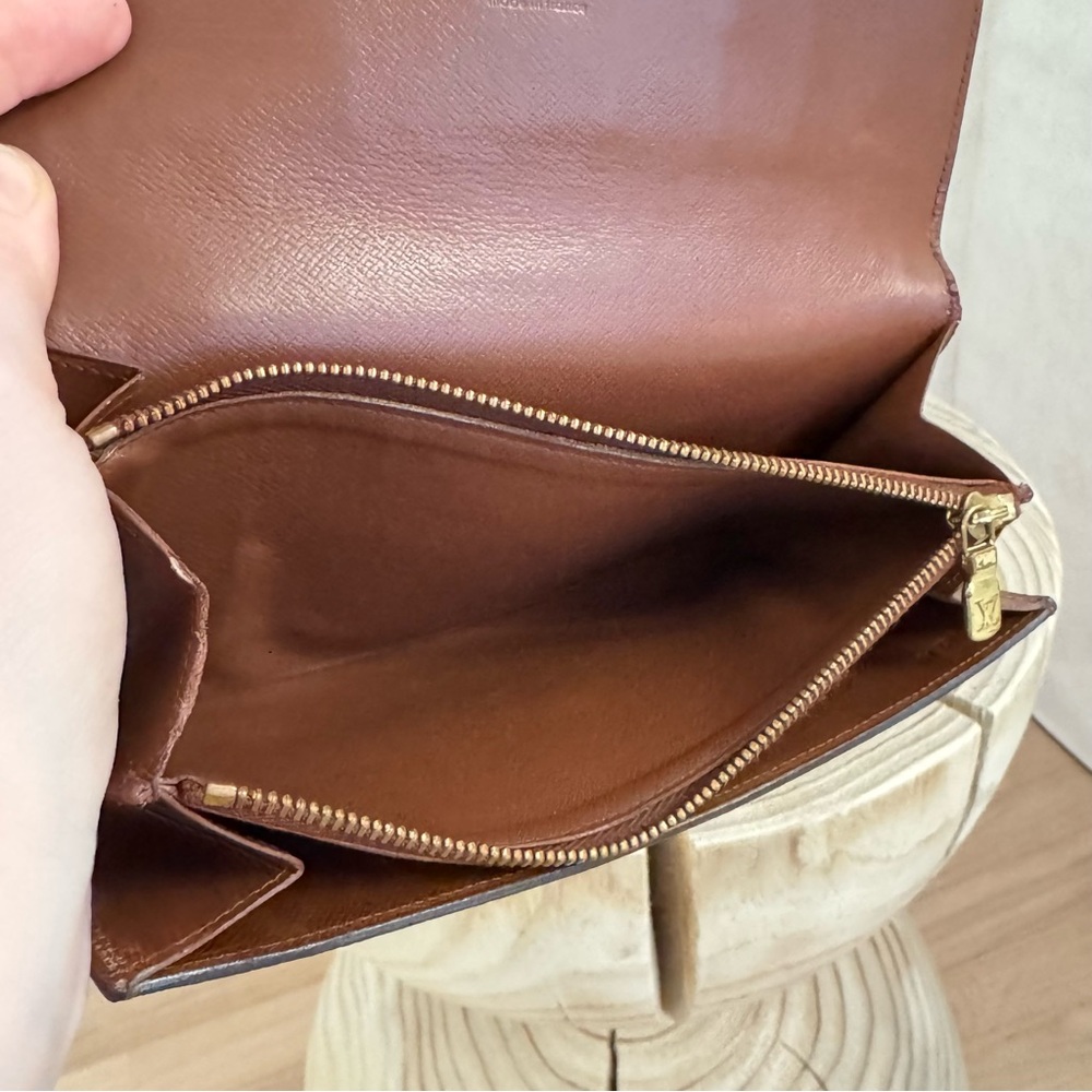 ✅AuthP/Owned✅LOUIS VUITTON SARAH WALLET - Picture 9 of 14